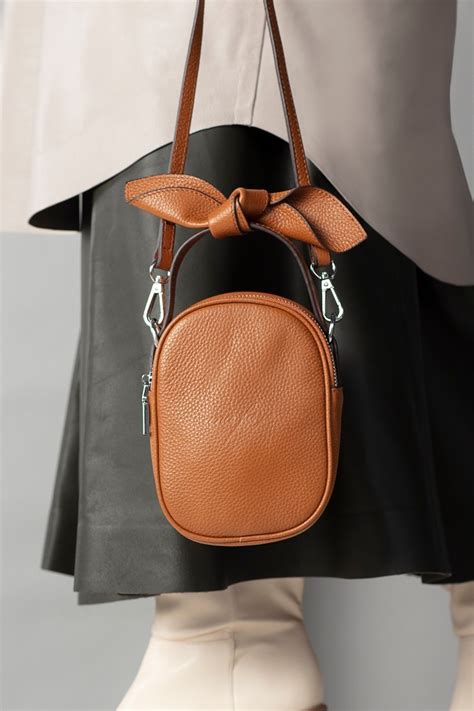 ana faye handbags.